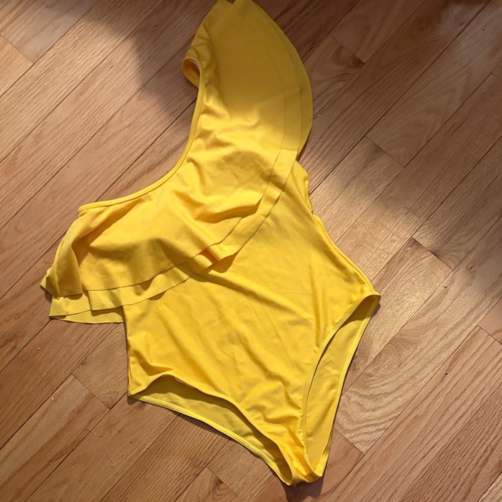 One-Shoulder Ruffle Yellow Swimsuit